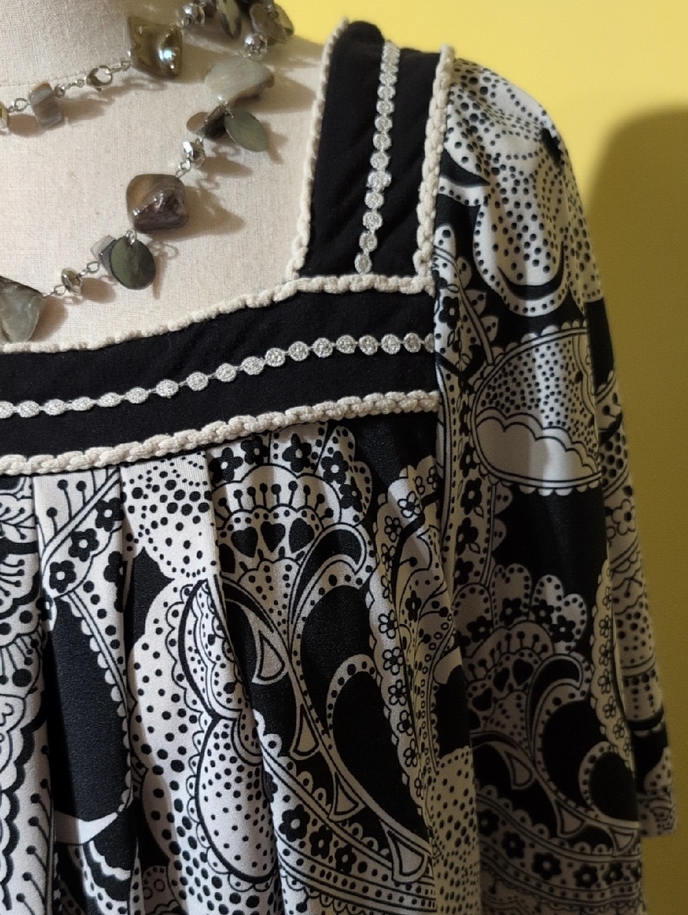 August Silk Monochrome Paisley Blouse - Picture 3 of 6